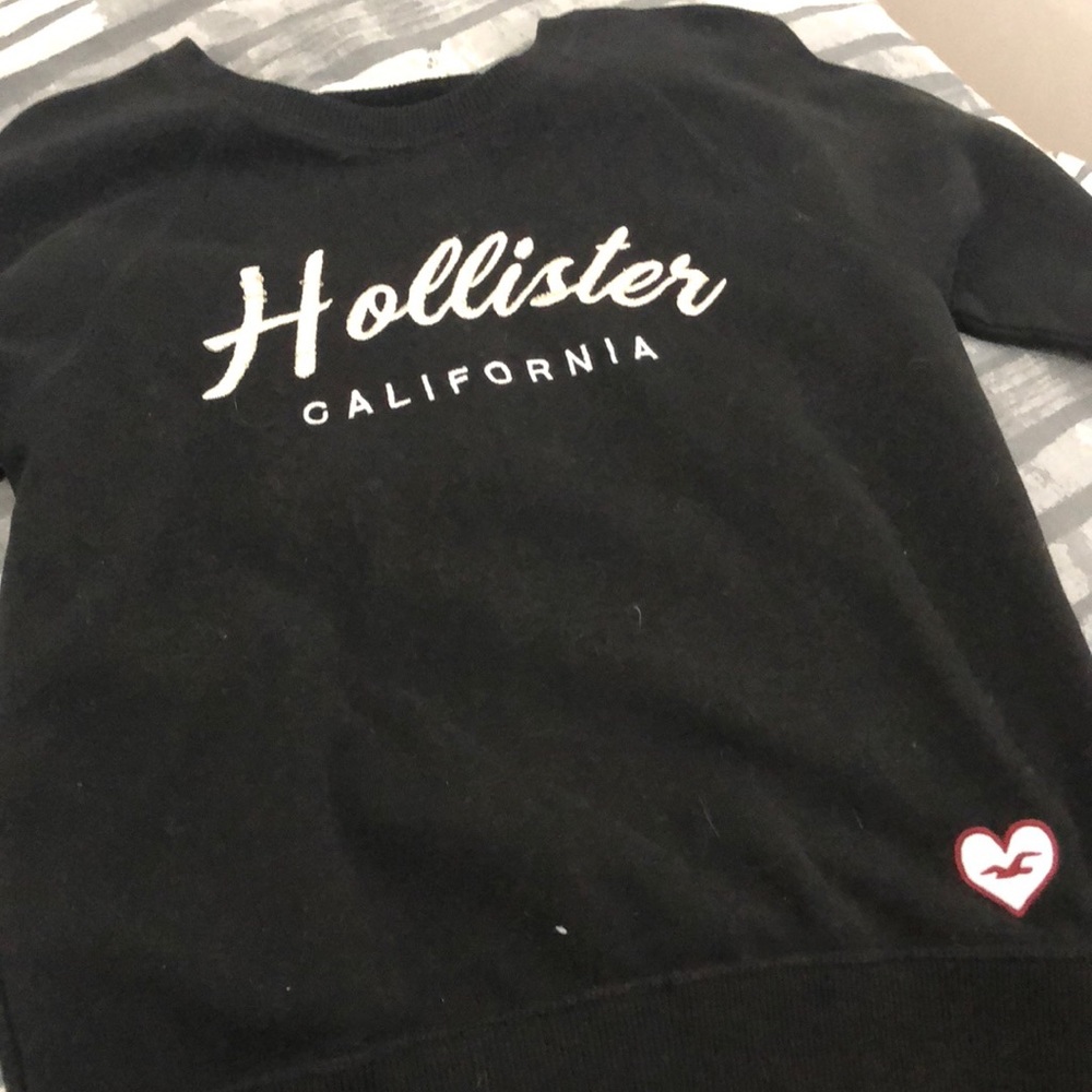hollister crewneck